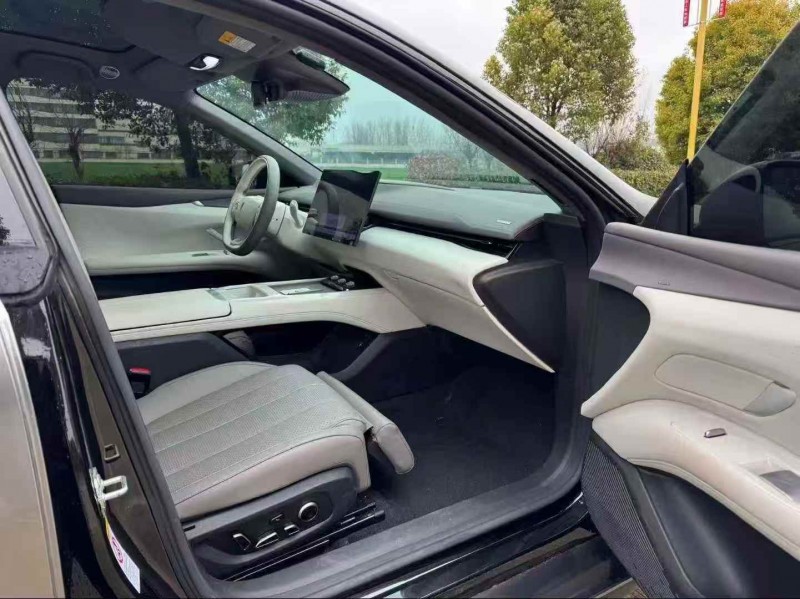 苏州25年长安汽车深蓝5