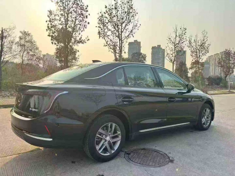 常德25年红旗E-QM57