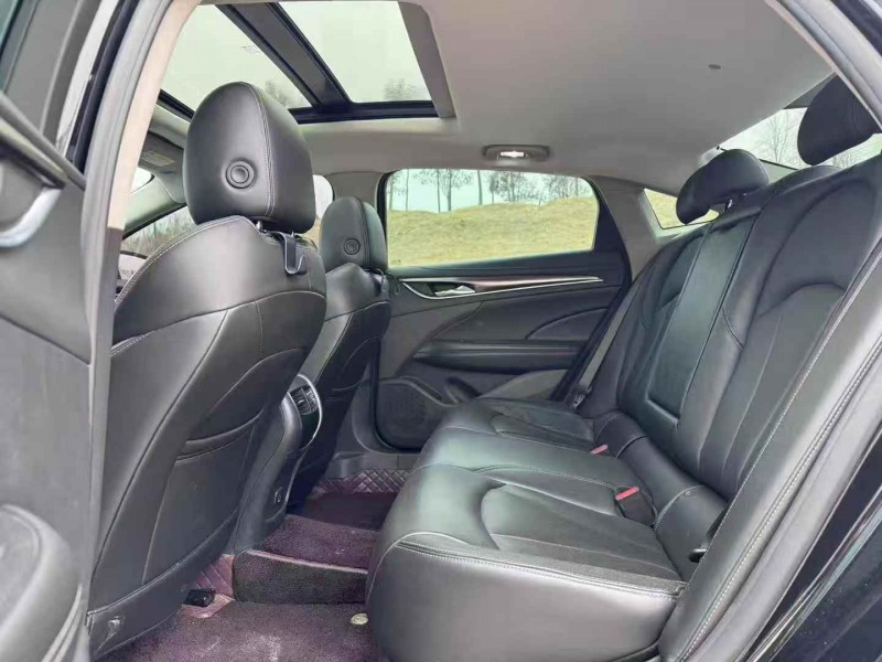 新乡20年别克君越6