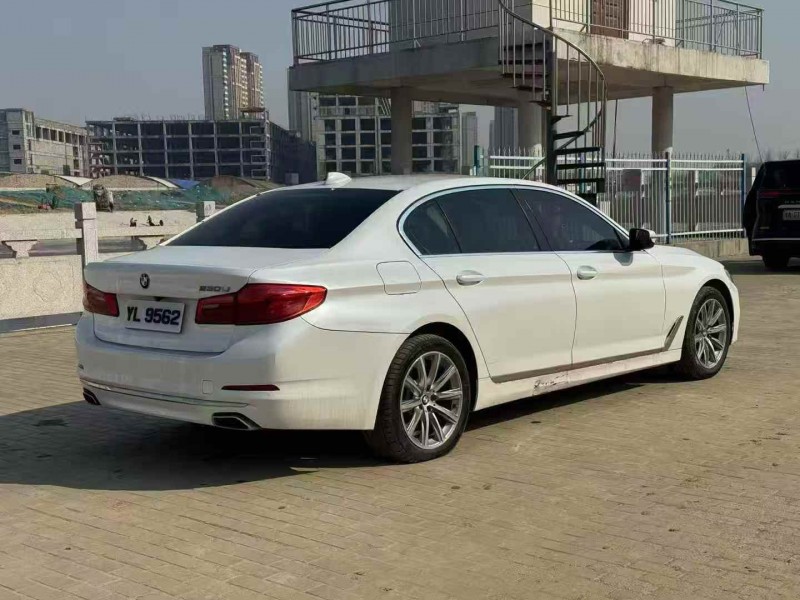 新乡18年宝马5系7