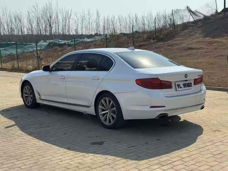 新乡18年宝马5系9