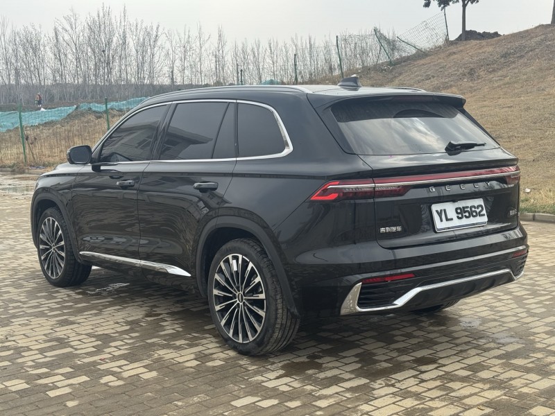 郑州25年吉利星越8