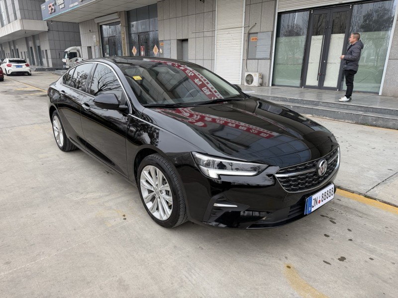 济宁22年别克君威2