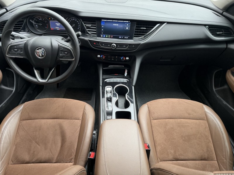 济宁22年别克君威4