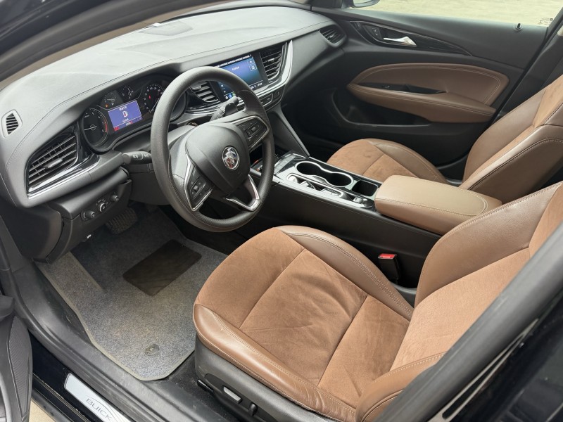 济宁22年别克君威5