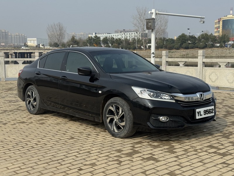 郑州16年本田雅阁2