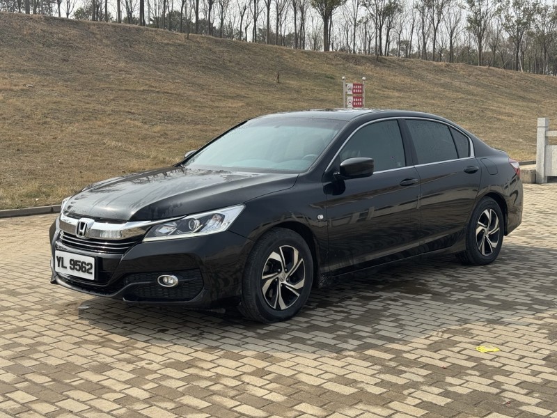 郑州16年本田雅阁3