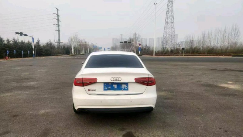 青岛16年奥迪A4L7