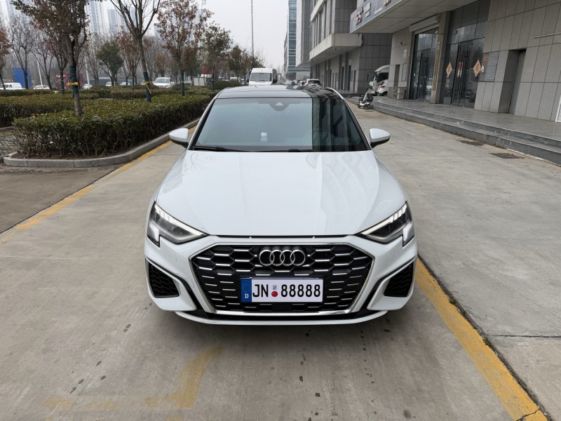 济宁24年奥迪A31