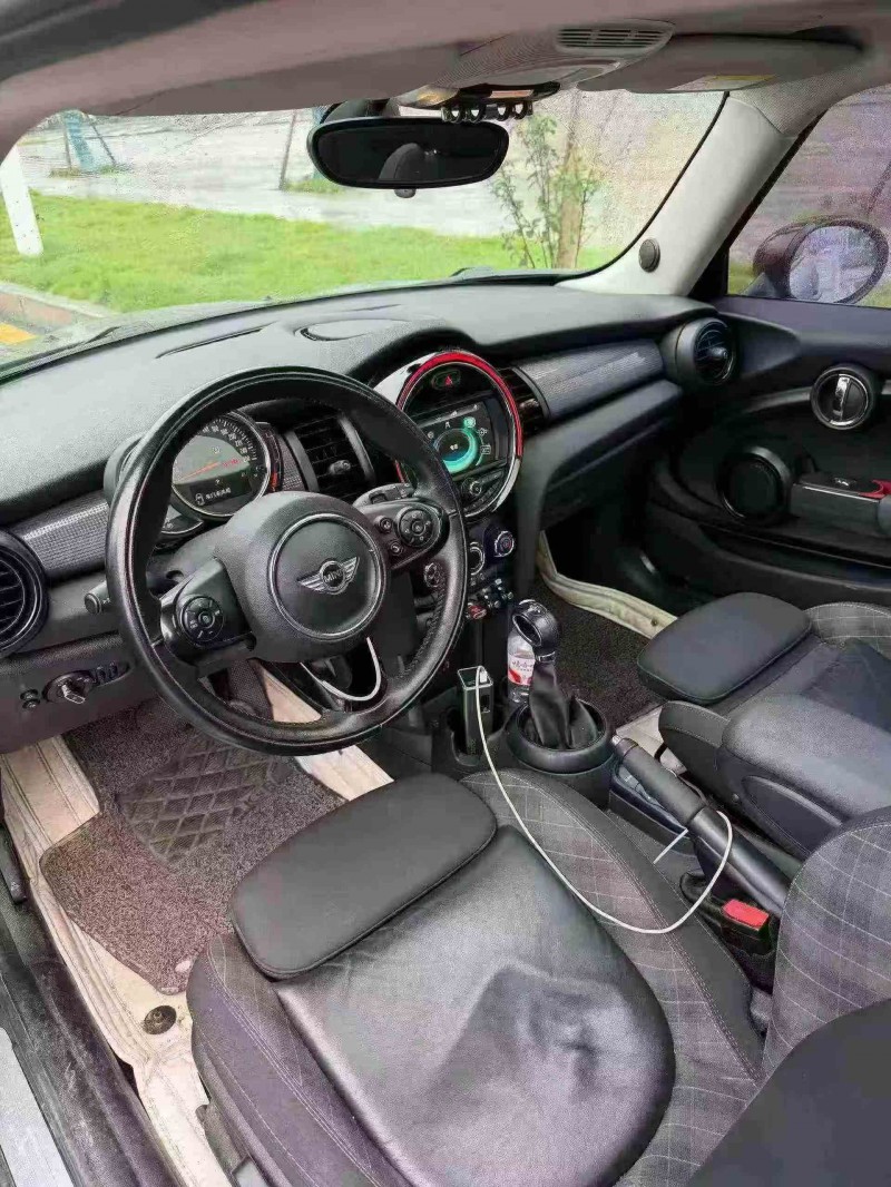 泸州18年宝马迷你5