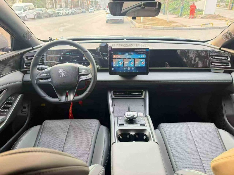 攀枝花25年比亚迪秦4