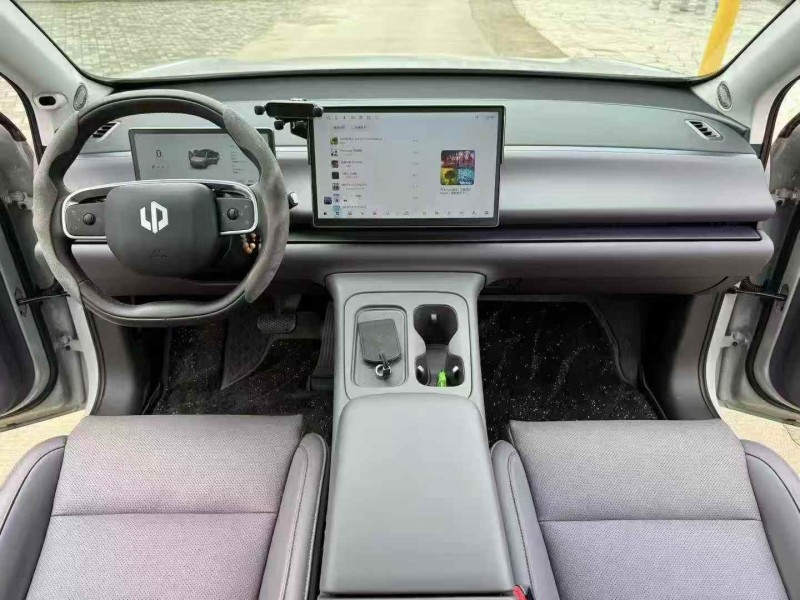 南平25年零跑汽车C105