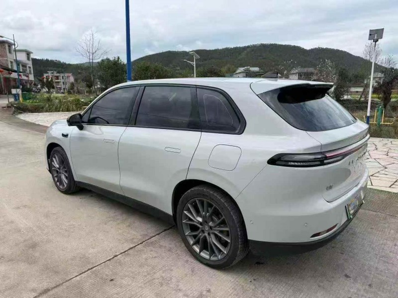 南平25年零跑汽车C107