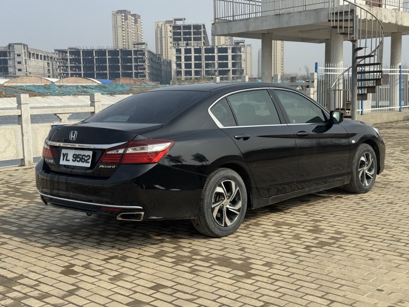 郑州16年本田雅阁7