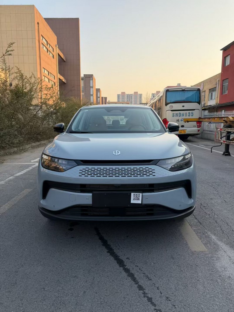 宿迁25年零跑汽车C111