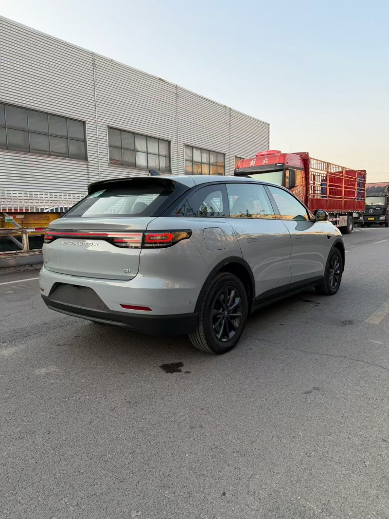 宿迁25年零跑汽车C118