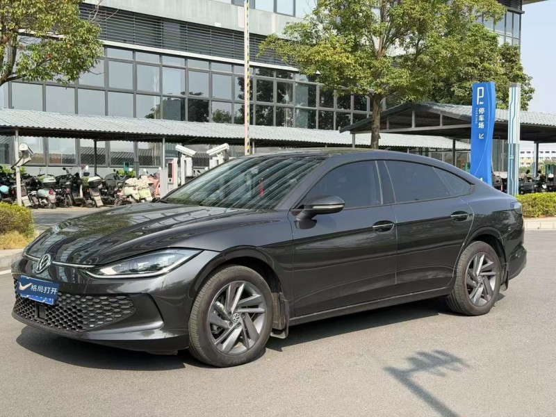 东莞25年大众凌渡3