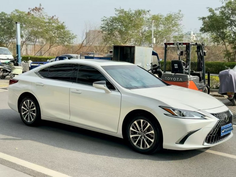 东莞22年雷克萨斯ES2