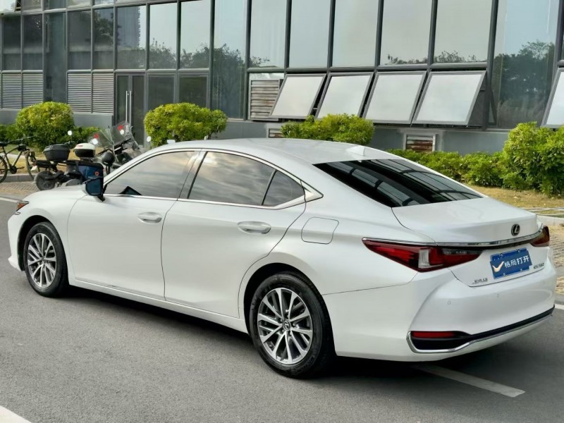 东莞22年雷克萨斯ES8