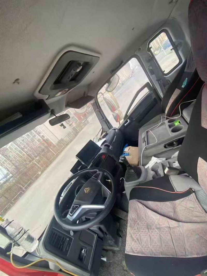 潍坊18年卡车系列重汽豪沃5