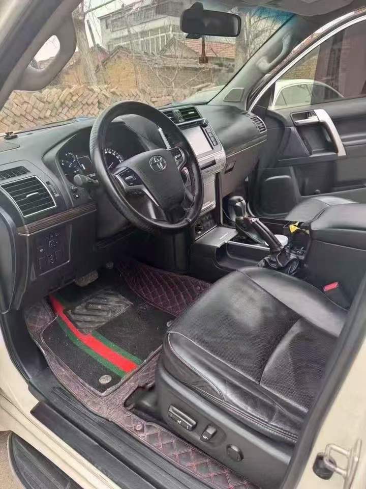 青岛18年丰田普拉多4