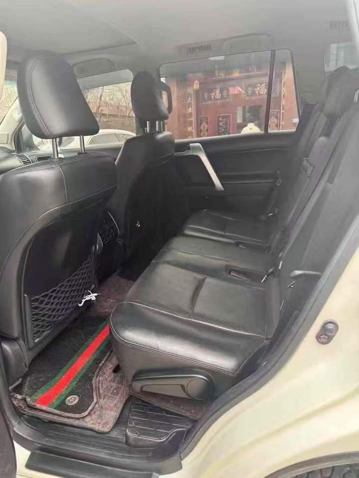 青岛18年丰田普拉多5