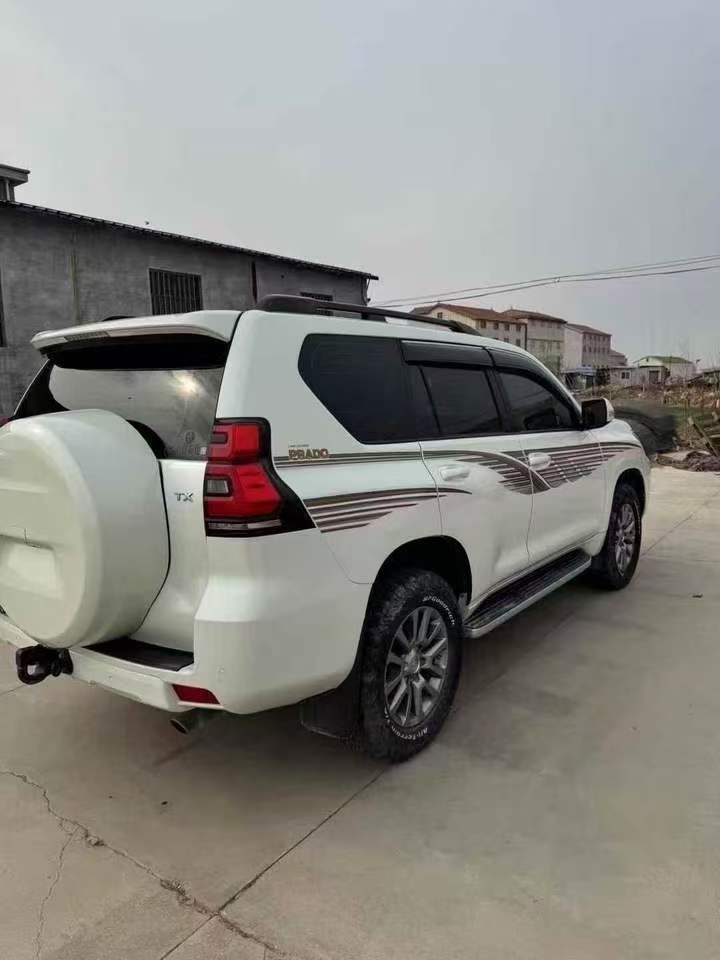 青岛18年丰田普拉多7