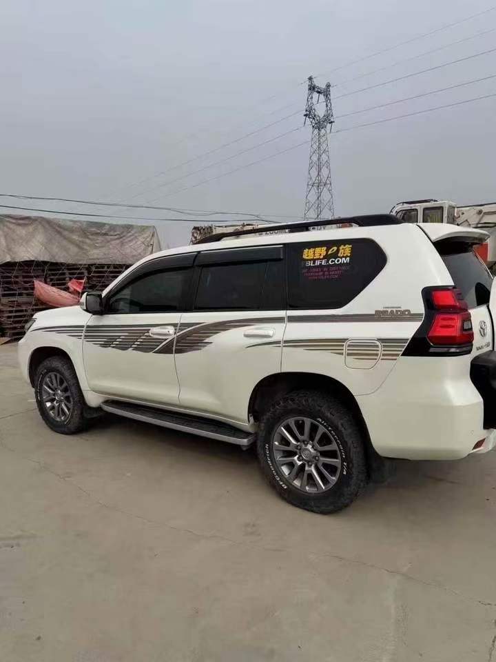 青岛18年丰田普拉多8