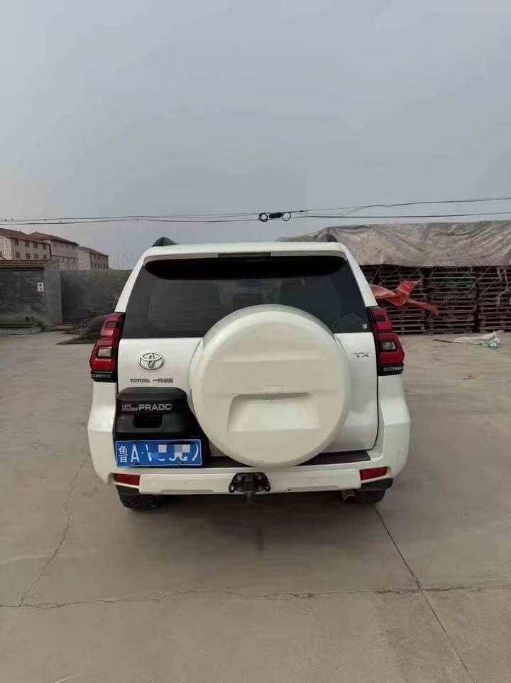 青岛18年丰田普拉多9