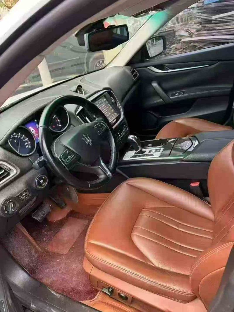 铜仁16年玛莎拉蒂Ghibli4