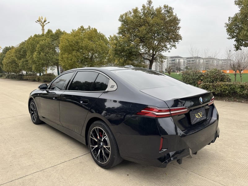 盐城25年宝马5系4