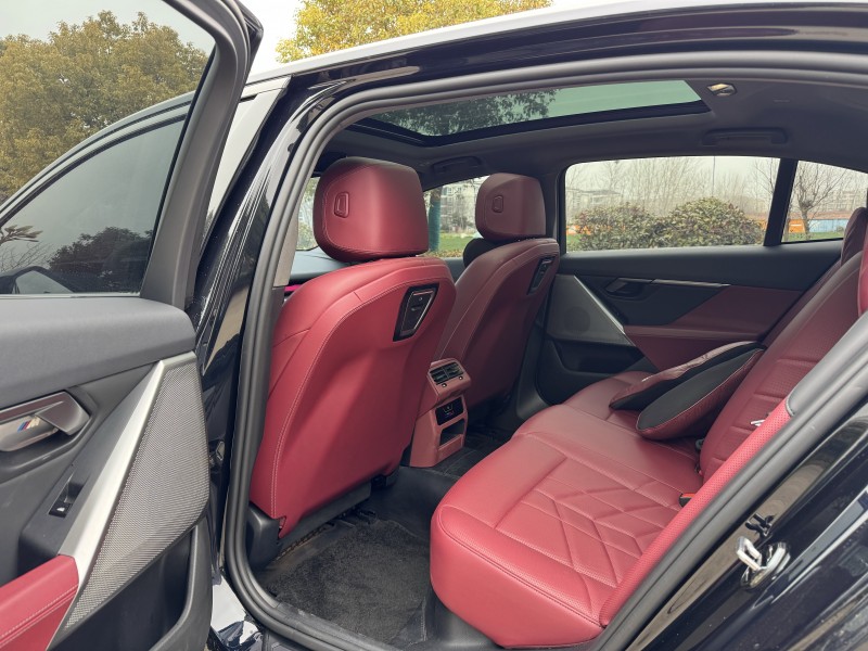 盐城25年宝马5系8