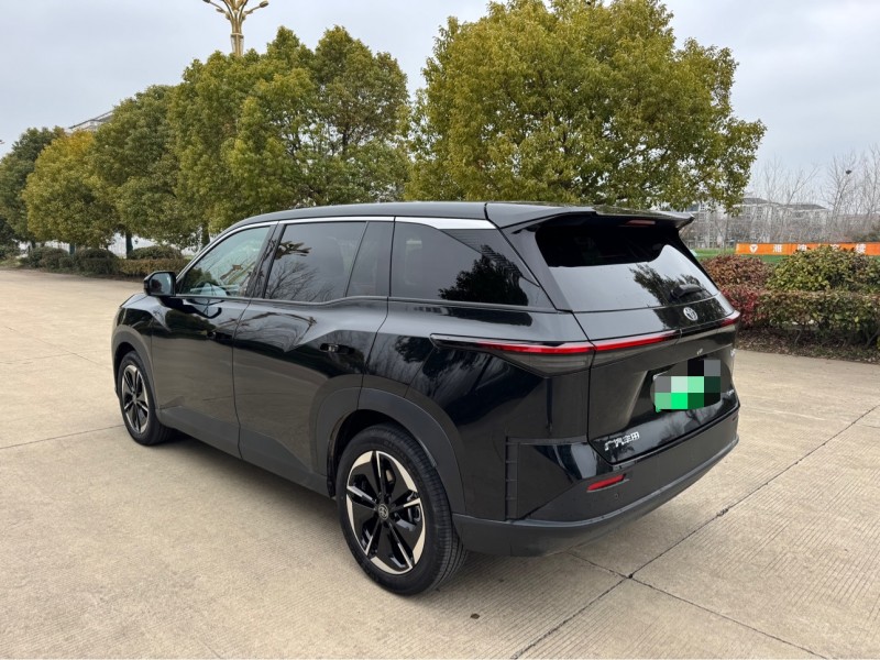 盐城25年丰田铂智4