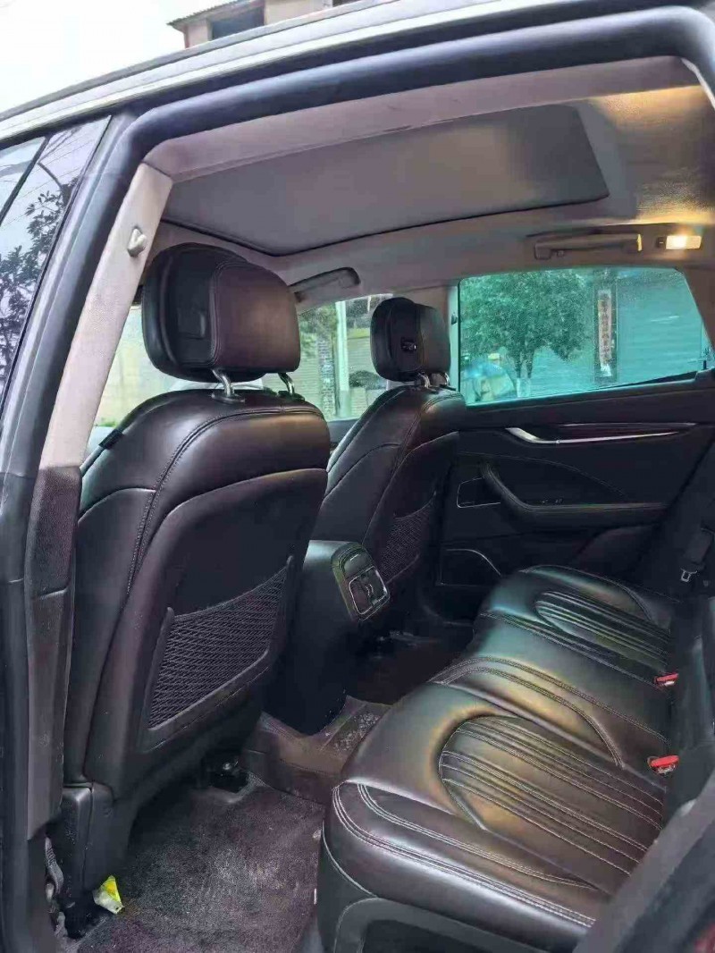 铜仁18年玛莎拉蒂Levante5