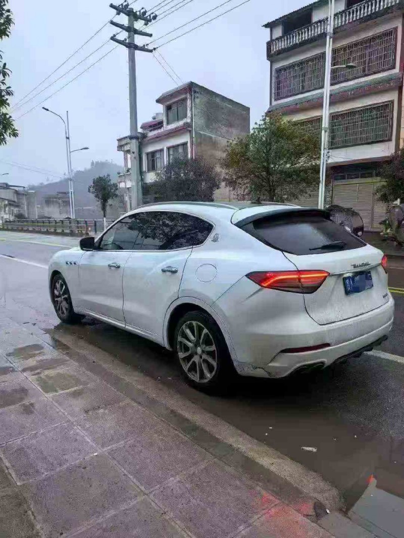 铜仁18年玛莎拉蒂Levante7