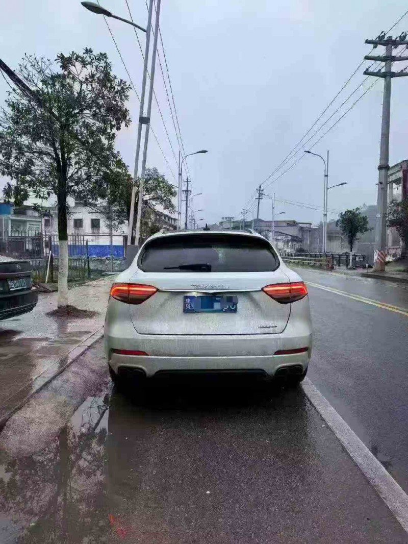 铜仁18年玛莎拉蒂Levante9