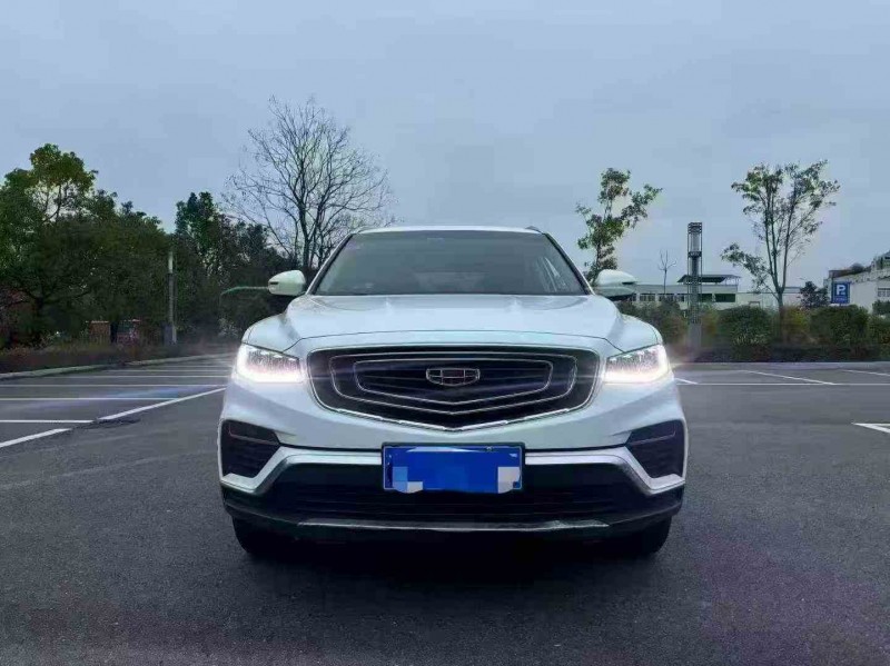 重庆19年吉利博越1