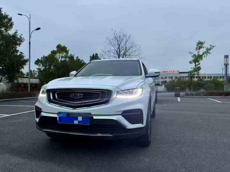 重庆19年吉利博越3