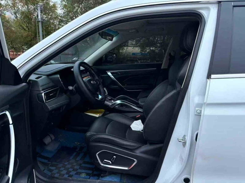 重庆19年吉利博越4