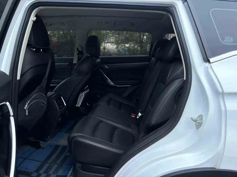 重庆19年吉利博越6