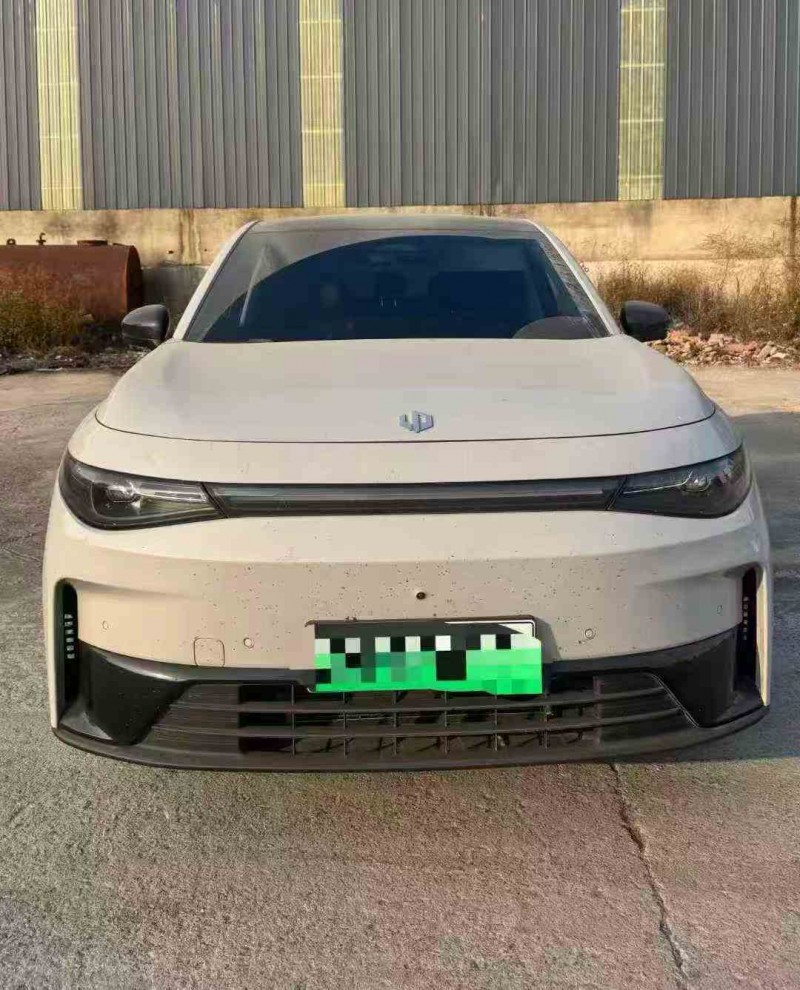 九江25年零跑汽车C101