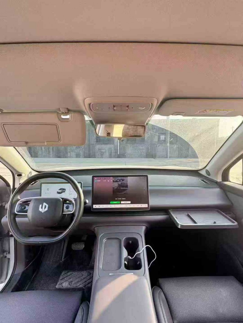 九江25年零跑汽车C104