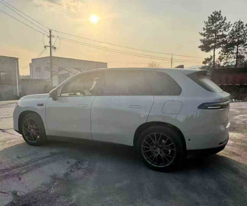 九江25年零跑汽车C108