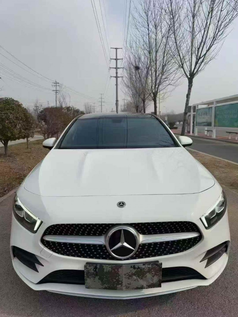 东营21年奔驰A1