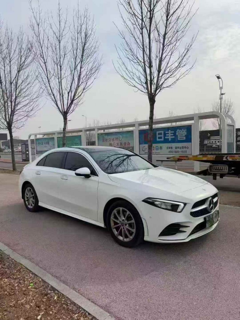 东营21年奔驰A2
