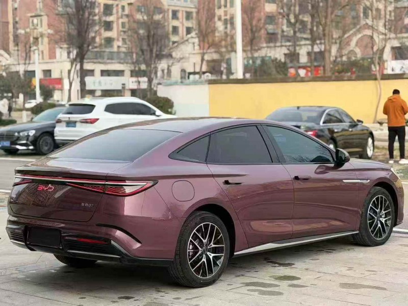 枣庄25年比亚迪海豹8