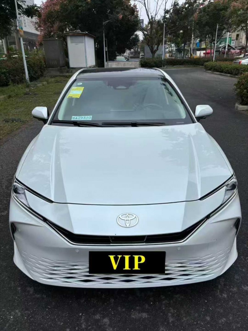 武汉25年丰田凯美瑞1