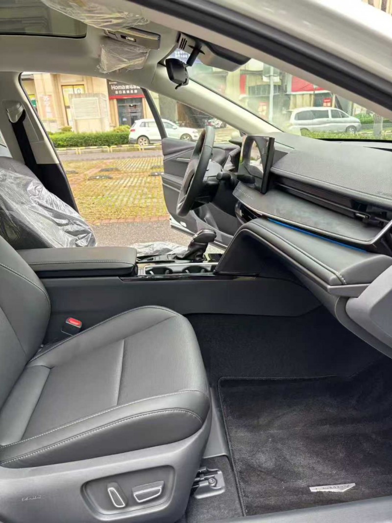 武汉25年丰田凯美瑞6