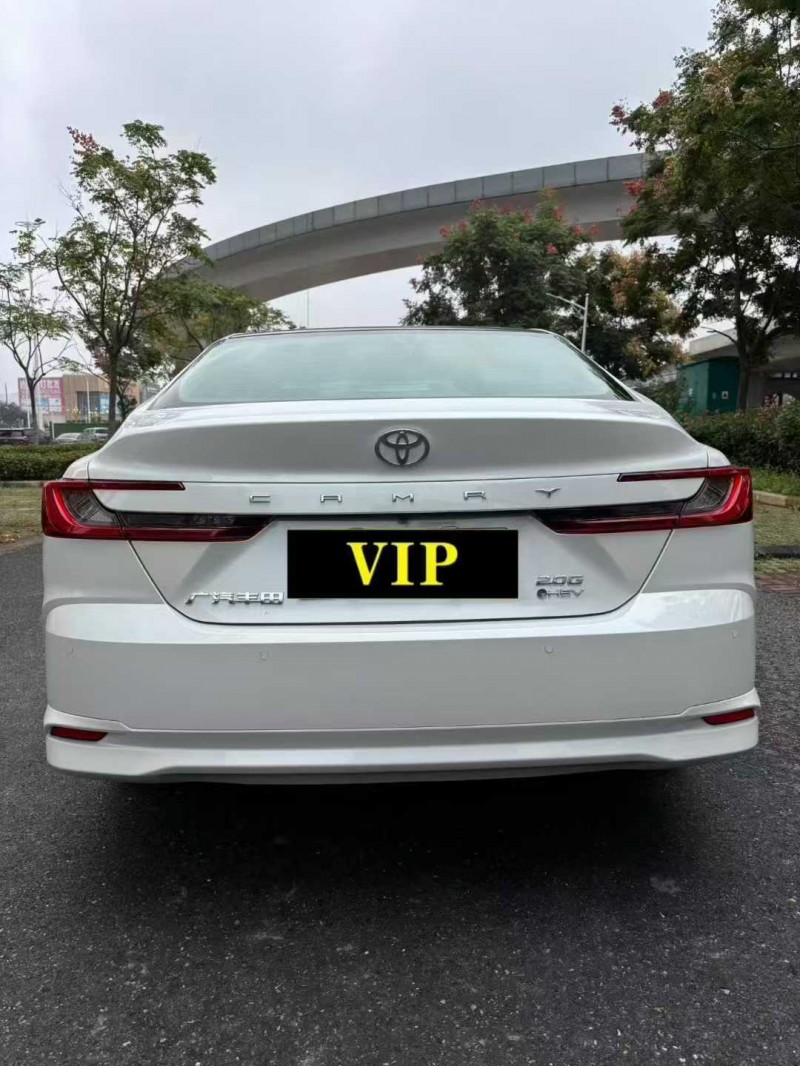 武汉25年丰田凯美瑞7