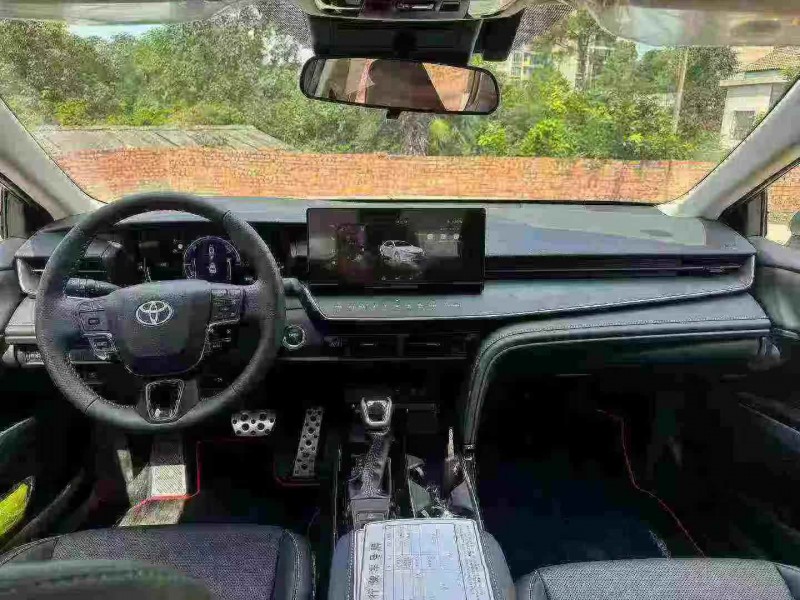 武汉25年丰田凯美瑞6